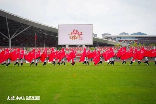 对于阿图尔的去留，帕斯托雷洛说道：“他在佛罗伦萨很开心，但他的工资很高。